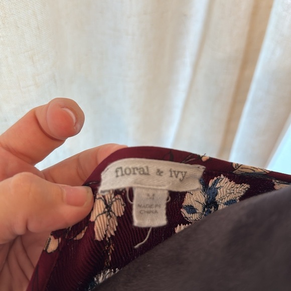 2/$20 Floral & Ivy Burgundy Peplum Blouse - Size Medium FALL - Picture 2 of 4